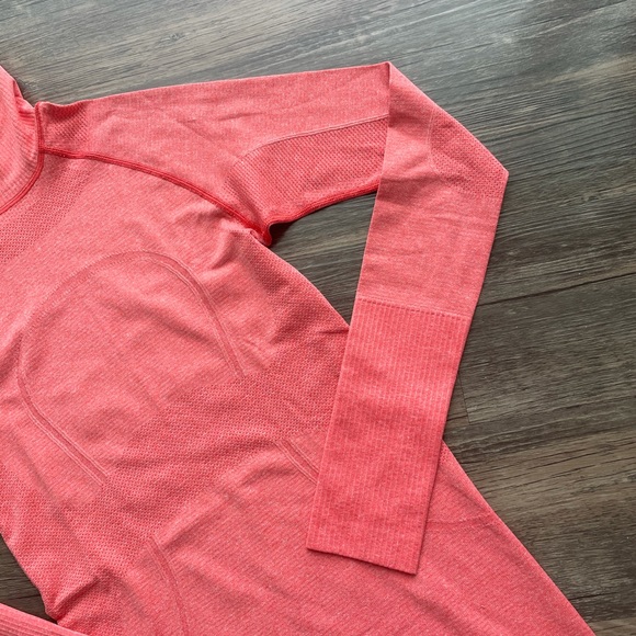 Lululemon Swiftly Tech Turtleneck Long Sleeve - Picture 4 of 10